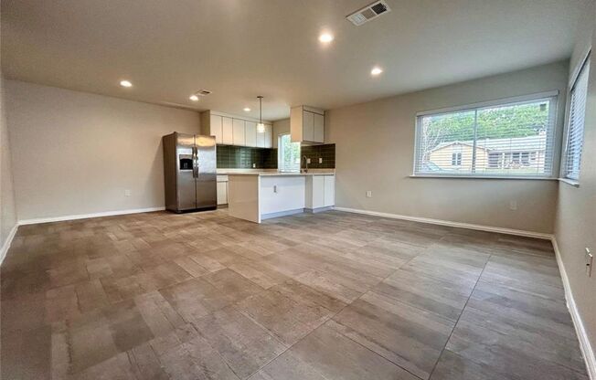 8907 Tronewood #D