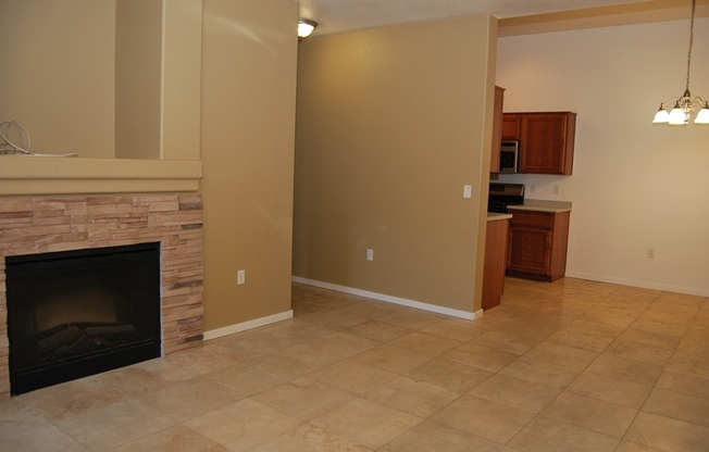 3 beds, 2 baths, $1,690, Unit # 2111