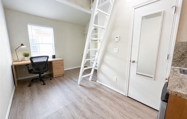 Studio, 1 bath, 137 sqft, $1,095, Unit 9F