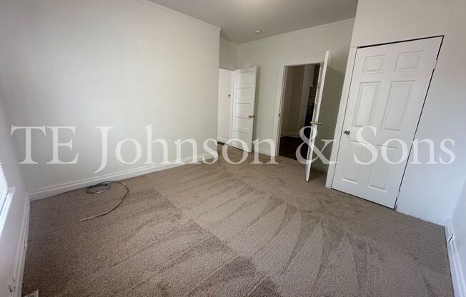 2 beds, 1 bath, $995