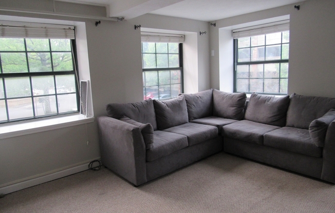 1 bed, 1 bath, 712 sqft, $1,795, Unit 120