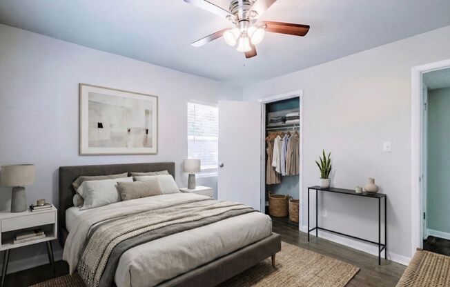 2 beds, 1 bath, 850 sqft, $1,250, Unit 00-E8