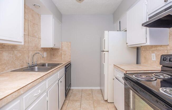 1 bed, 1 bath, 676 sqft, $755