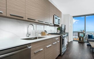 743 W MADISON