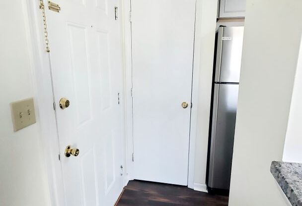 Updated condo across from UNCC!! Dont Miss this !!!!!