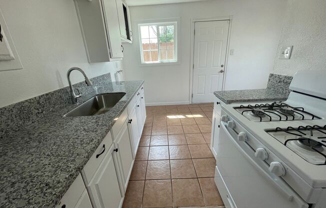 2 beds, 1 bath, $1,050, Unit #3