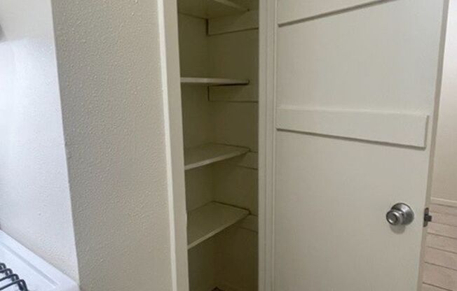 1 bed, 1 bath, 700 sqft, $1,024, Unit ELP2200-219