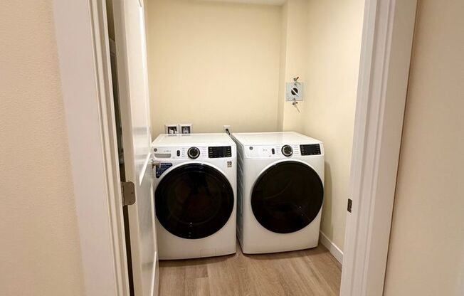 2 beds, 1 bath, $1,910, Unit F207