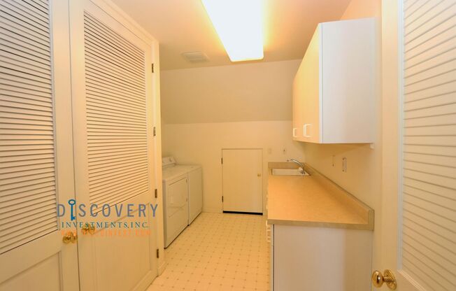 2 beds, 2.5 baths, $5,600