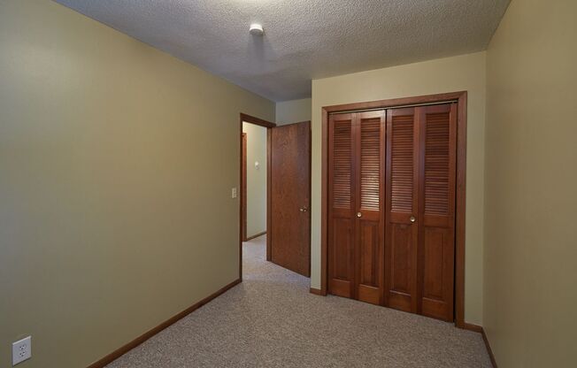 2 beds, 1 bath, $1,295