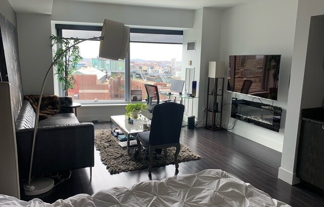 Studio, 1 bath, 512 sqft, $2,900, Unit 24I