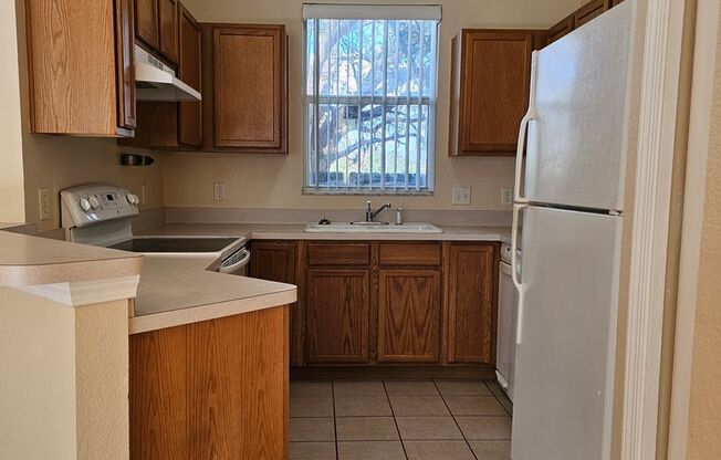 2 bed/1.5 bath Townhouse in Lakeview Village