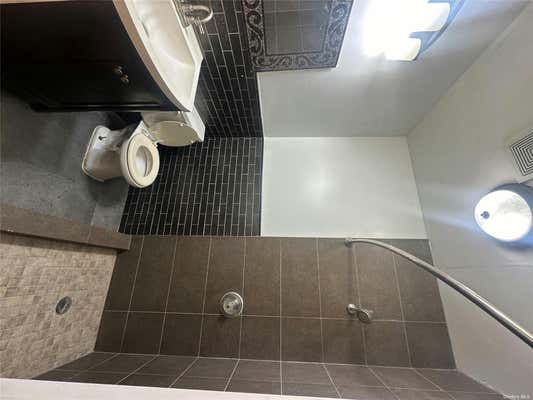 1 bed, 1 bath, $2,100