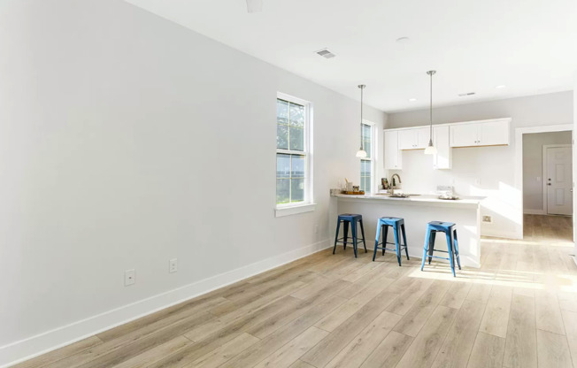 Gorgeous New Build for Rent-1.6 Miles to Downtown!