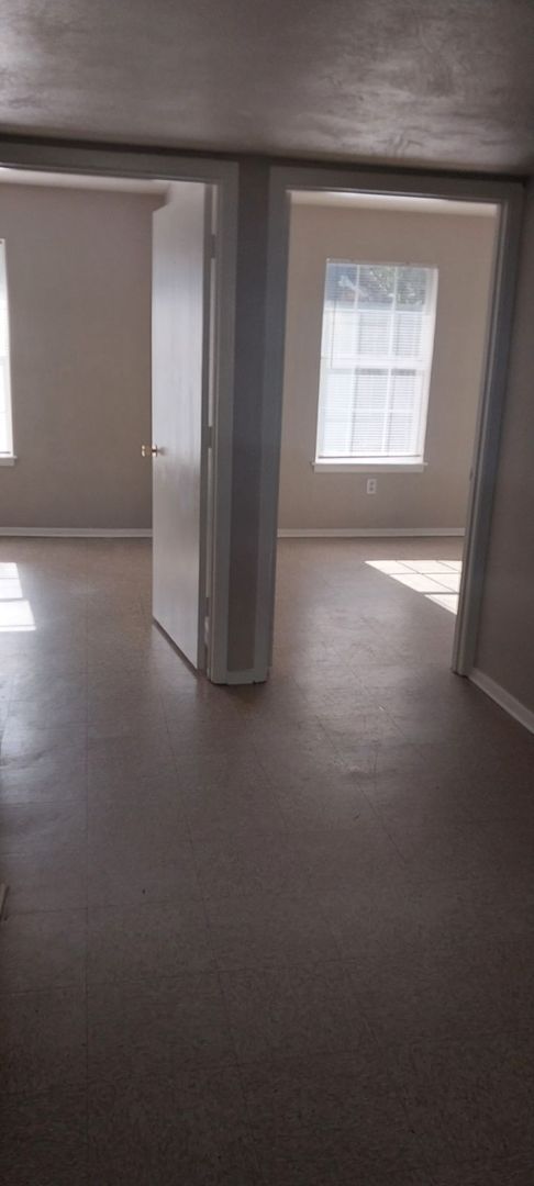 2 beds, 1 bath, 750 sqft, $700, Unit CC177