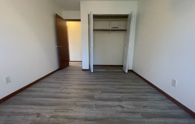 2 beds, 1 bath, 900 sqft, $1,099, Unit Unit 208