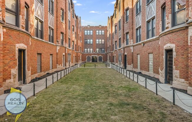 5248 S Drexel Ave
