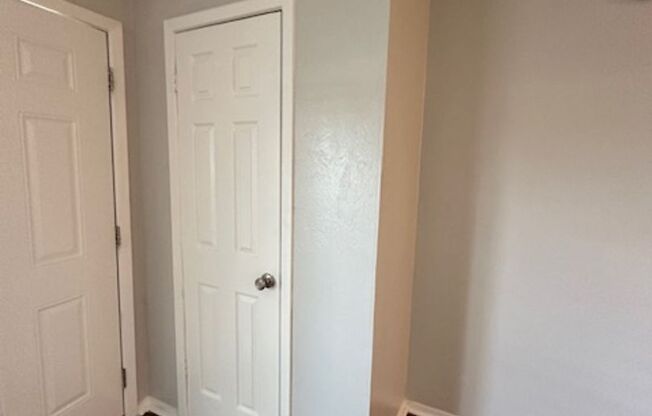 1 bed, 1 bath, 692 sqft, $1,135, Unit 20