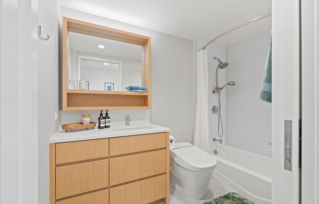 2 beds, 2 baths, $6,000, Unit # 3709