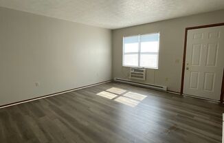 2 beds, 1 bath, $935