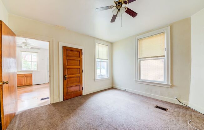 5 beds, 1.5 baths, $1,899, Unit Mt Washington
