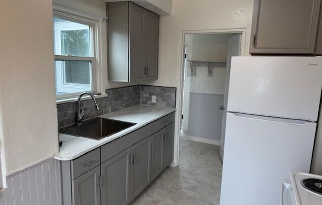 2 beds, 1 bath, $1,450