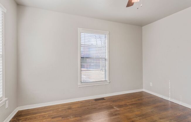 2 beds, 1 bath, 750 sqft, $1,050, Unit 1221-9