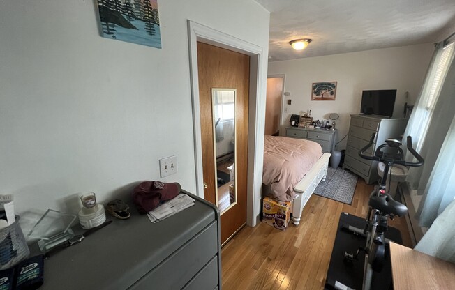 1 bed, 1 bath, $2,850, Unit 2B