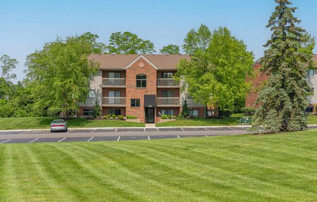 exterior view at the falls at borough park apartments