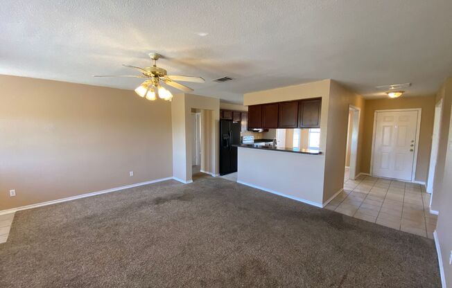 3 beds, 2 baths, $2,100, Unit (Schluter)