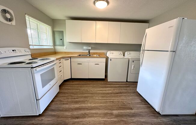 3 beds, 1 bath, $1,445