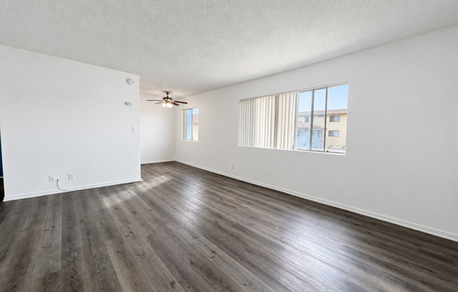 Spacious Studio - Renovated - Parking Available!