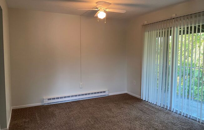 2 beds, 1 bath, $1,625, Unit F06