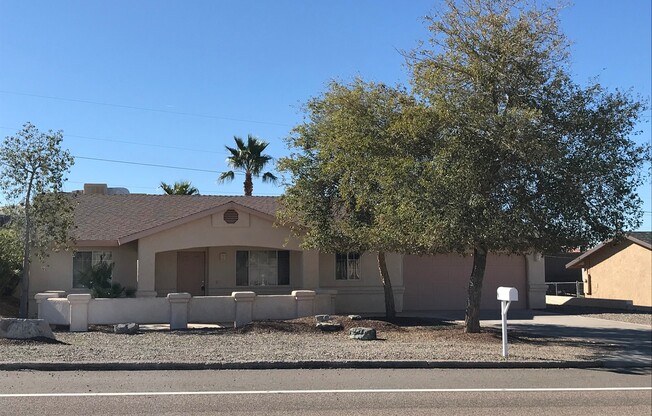 SPACIOUS, SPLIT FLOORPLAN, 4Br/2Ba; Large Yards w/Trees!
