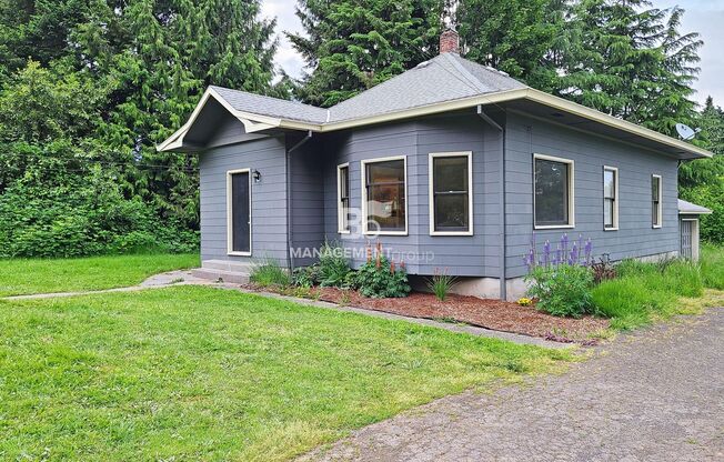 Charming Milwaukie Home on Spacious Lot! Updated Kitchen, Hardwood Floors & More!