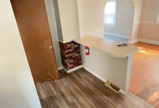 3 beds, 1 bath, $1,300