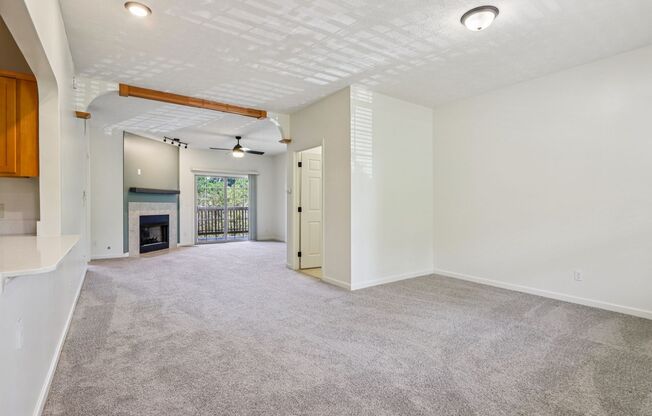 1 bed, 1.5 baths, 1,100 sqft, $1,565