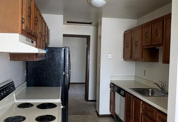 2 beds, 1.5 baths, 1,000 sqft, $1,450, Unit 8133-8133C