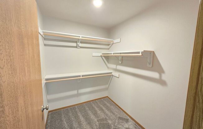 1 bed, 1 bath, 756 sqft, $1,025, Unit 3400 307