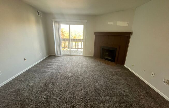 2 beds, 1 bath, 775 sqft, $880, Unit 366L