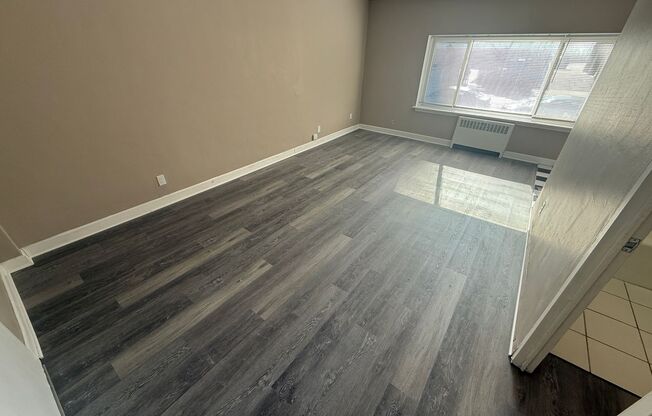 Studio, 1 bath, 400 sqft, $950, Unit #119