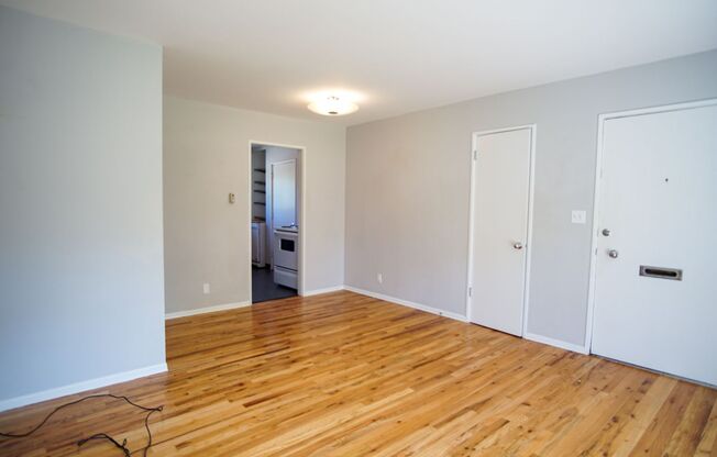 2 beds, 1 bath, $1,665