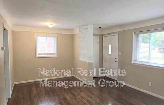 3 beds, 2 baths, 1,008 sqft, $2,200