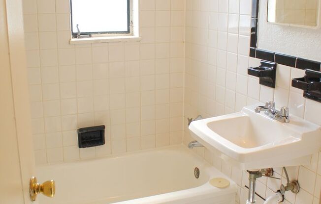 1 bed, 1 bath, 500 sqft, $825, Unit 1734-07