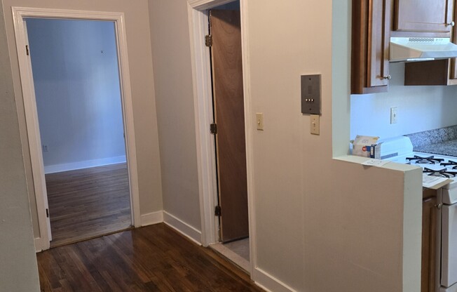 Studio, 1 bath, $2,200, Unit 4