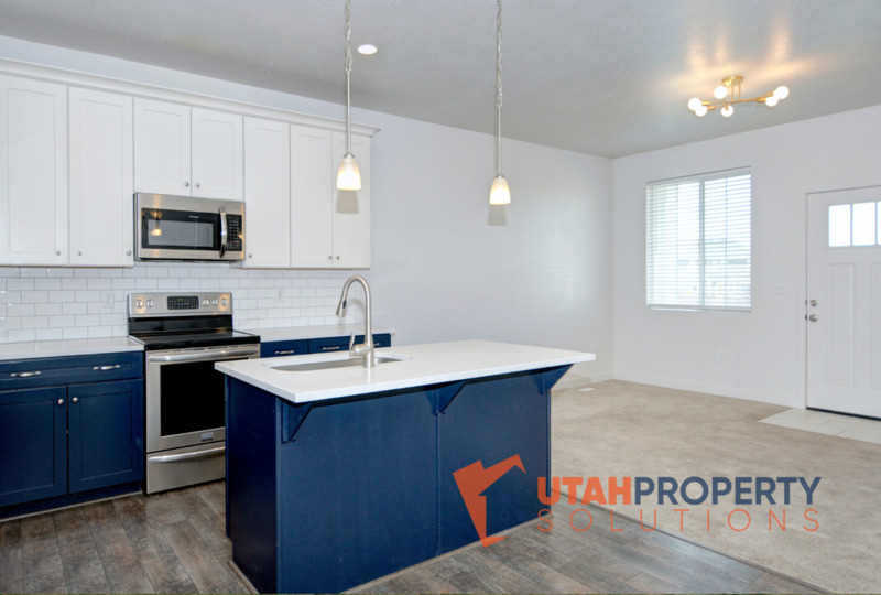 1108 W EMERALD POOLS LN