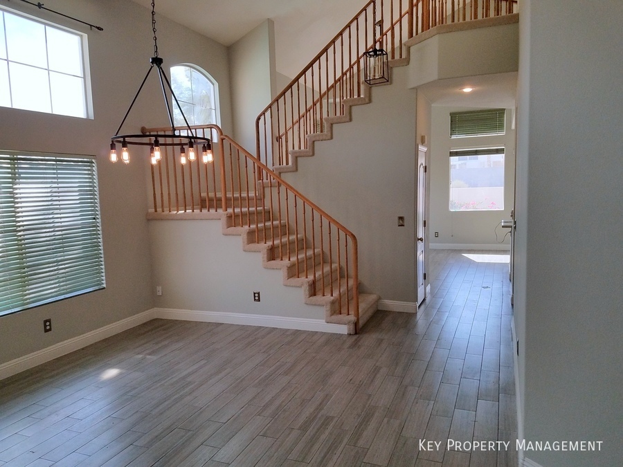 53 DESERT DAWN LN