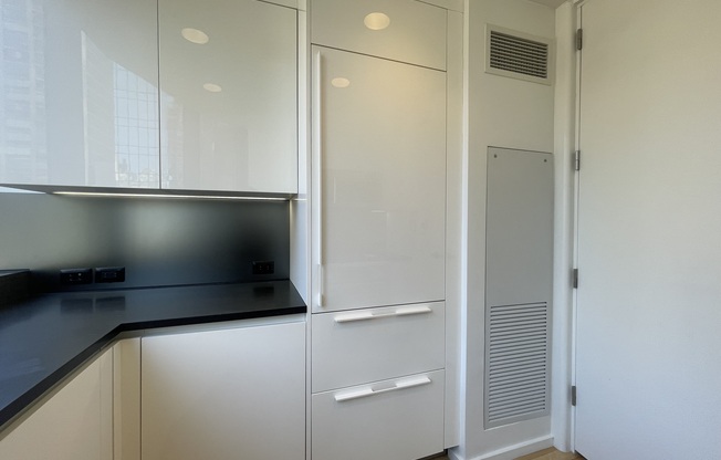 1 bed, 1.5 baths, 1,147 sqft, $7,000, Unit 14D