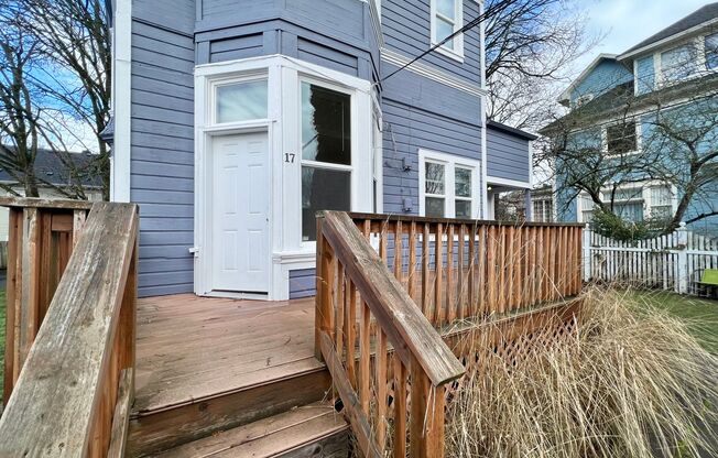 2023-2051 SE Madison