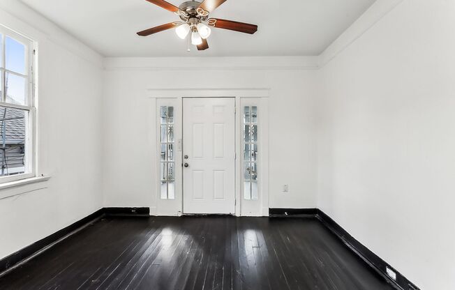 3323 Loyola Ave